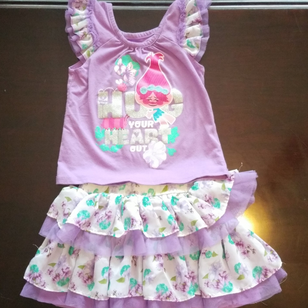 Trolls outfit